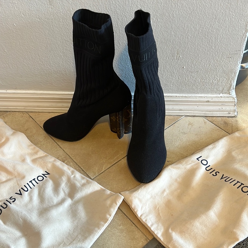 Louis Vuitton NOIR SILHOUETTE ANKLE BOOT